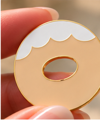 Broche à lunettes émaillée – Eyebrooch Beige